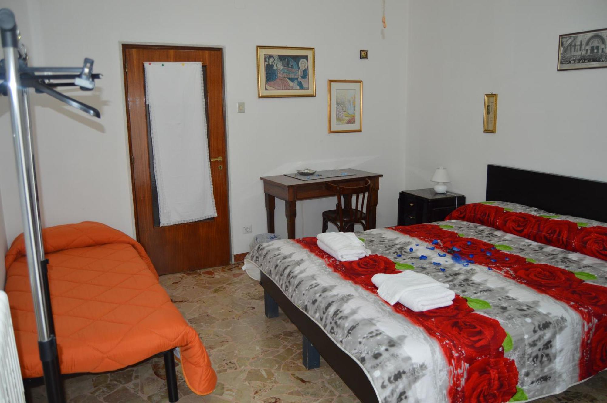 Ccc Matera Short Term Rooms Ccc Bagian luar foto