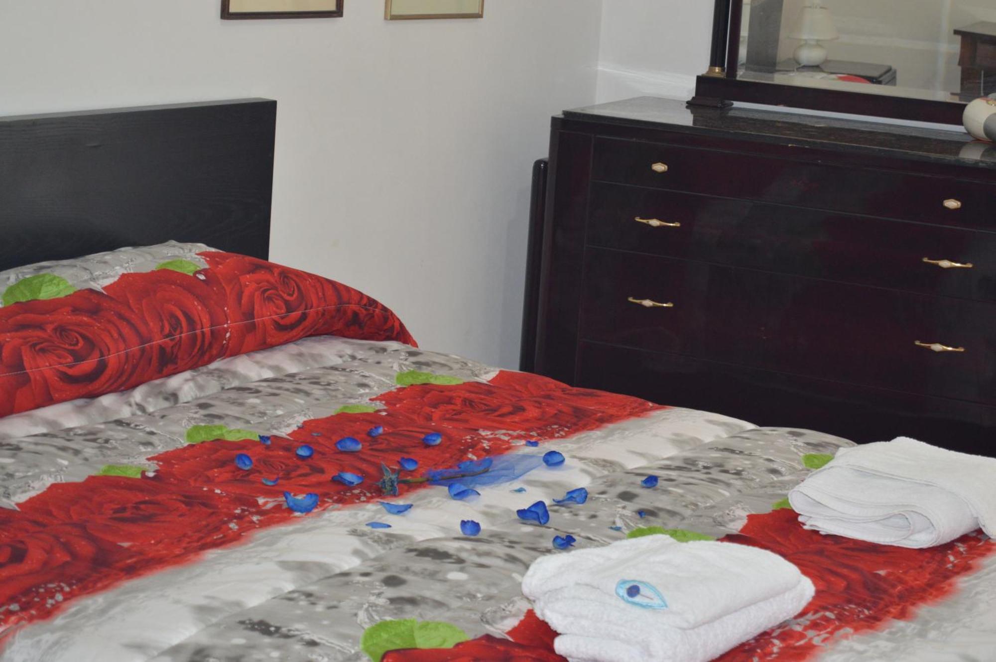 Ccc Matera Short Term Rooms Ccc Bagian luar foto